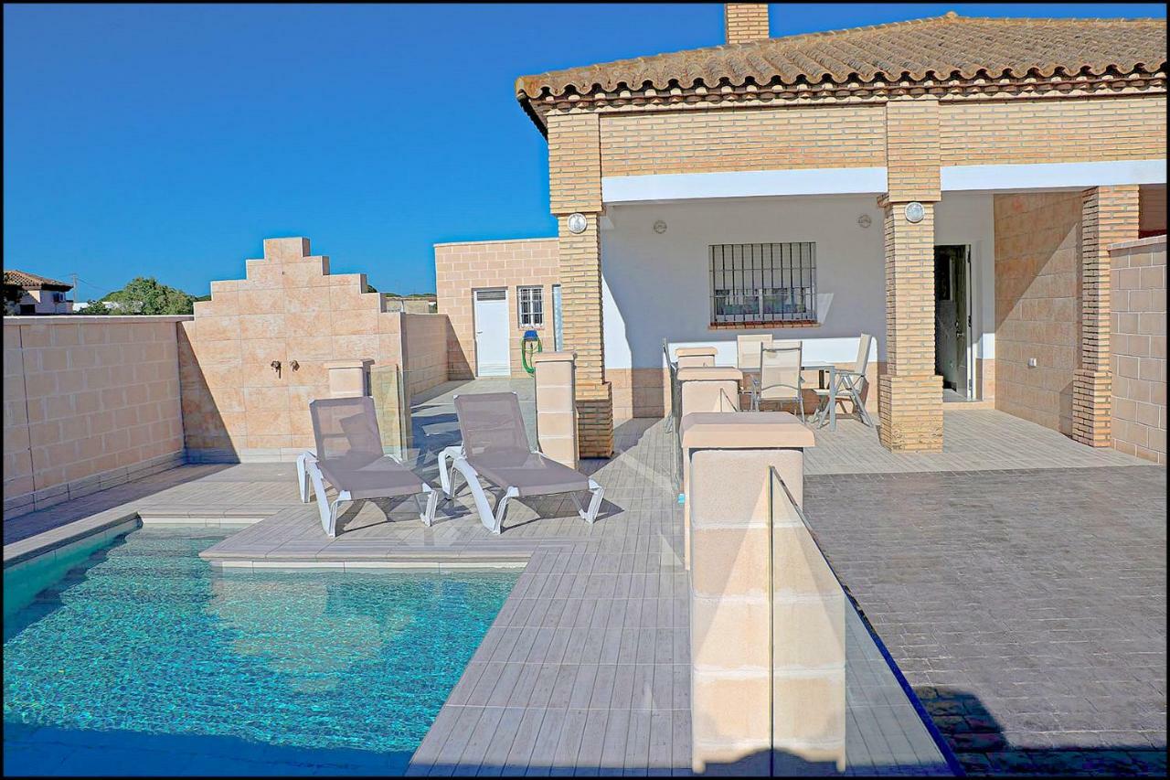 Chalet Peñuelas con piscina Conil De La Frontera Luaran gambar