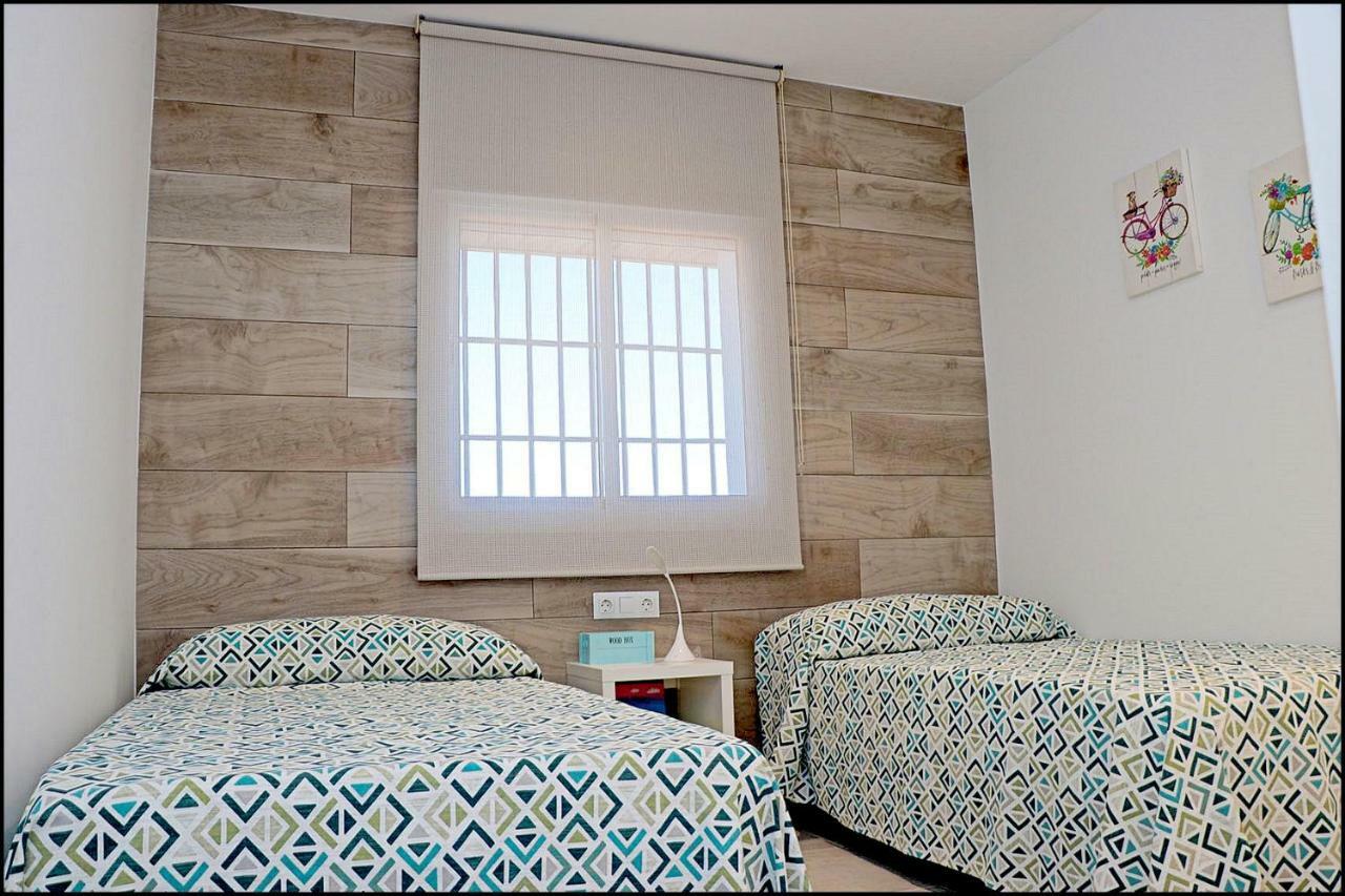 Chalet Peñuelas con piscina Conil De La Frontera Luaran gambar